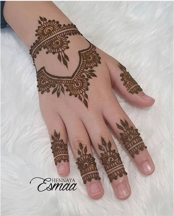 Detailed Silhouette Back Hand Mehndi Design Blend Detailed Silhouette Back Hand Mehndi Design Blend